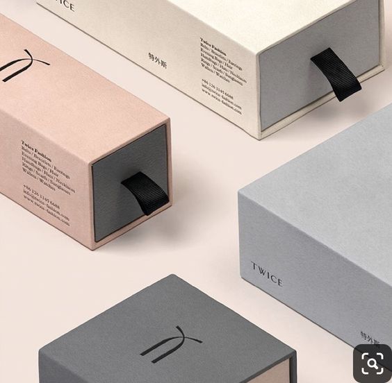 Paquete de regalo de cajón personalizado Cajas de regalo de lujo para la caja de empaque de joyas con mango de cinta Logotipo impreso estampado en caliente